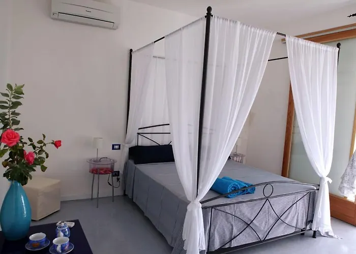 Yatabui Bed & Breakfast